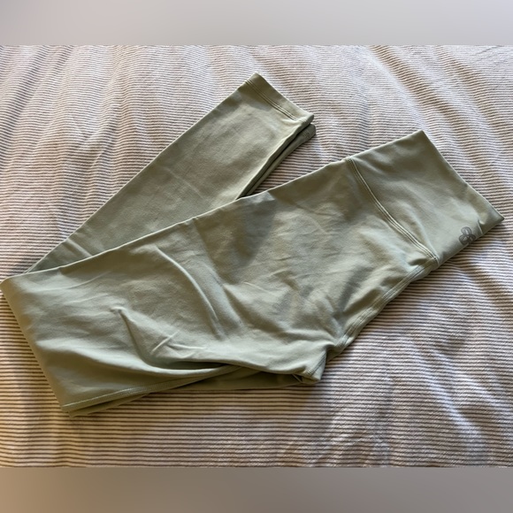 Aritzia | TnaLIFE Atmosphere Hi-Rise Legging in Faint Green - Size Medium - Picture 2 of 7